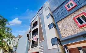 Super Collection O Sri Balaji Luxury Rooms